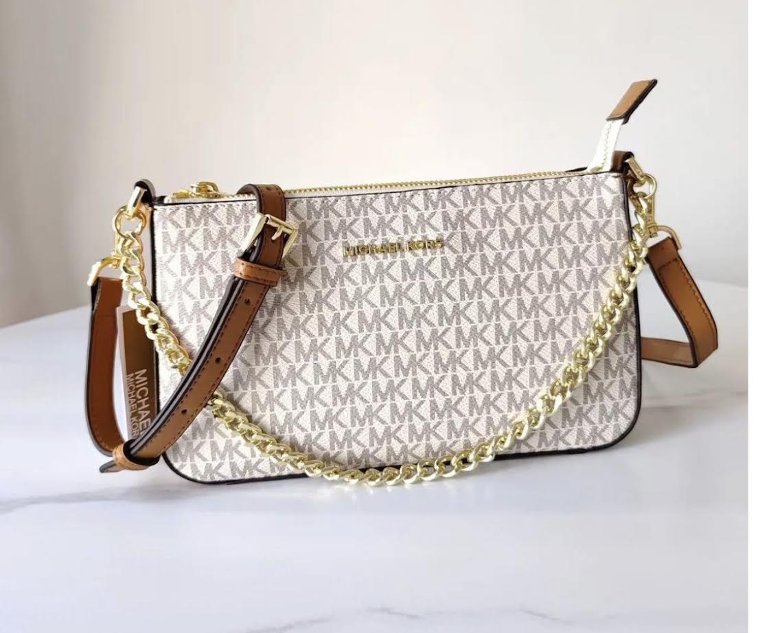 Jet Set Medium Logo Crossbody Bag